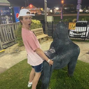 Meet your Posher, Maddox